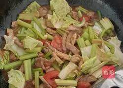 Celery Thin Illustration of how to make pork fried noodles 7