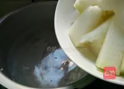  Illustration of how to make winter melon, flower and clam meat slices soup 4