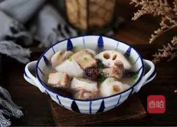 Illustration of how to make pork ribs and lotus root soup 12