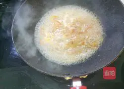 Illustration of how to make fresh shrimp noodles 3