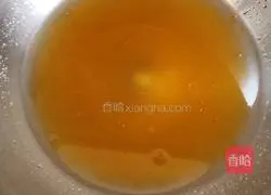  Lotus Paste and Egg Yolk Mooncake Recipe Illustration 3