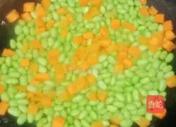Illustration of how to make fried edamame rice with minced meat 8