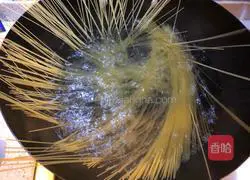 Illustration of how to make meat sauce pasta 4