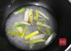 Illustration of how to make fresh white clam soup 4