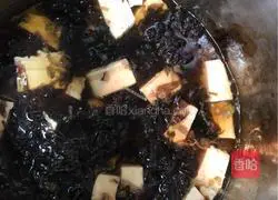 Illustration of how to make black and white soup 3