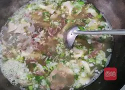 Illustration of how to make fresh mushroom and haggis soup 5