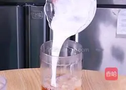 Illustration of making konjac crystal milk tea 2