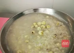 Illustration of making glutinous rice and lotus seeds soup 5