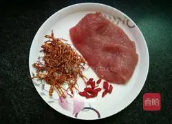 Cordyceps flower and wolfberry lean meat soup recipe 1