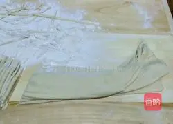 Illustration of how to make hand-made noodles with two onions 7