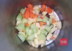 Illustration of how to serve with melon juice 2