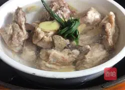 Illustration of how to make braised lamb chops with fresh longan 4