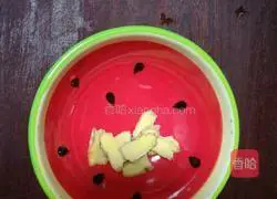 Cucumber and meat slices soup recipe 1