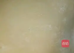 Illustration of how to make wontons stuffed with pork, fungus and mushrooms 8