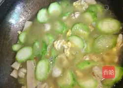 Illustration of how to make Jiaonizuocai tofu soup 4