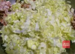 Illustration of how to make Bai Lai Pork Buns 4