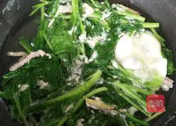 Mustard Green Lean Meat and Egg Soup Recipe Illustration 7