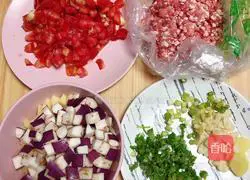 Illustration of how to make noodles with minced meat and double eggplants (10 minutes quick braised noodles)