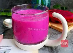 Illustration of how to make dragon fruit milkshake 6