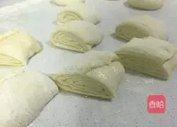 Illustration of how to make pretzel pancakes 4