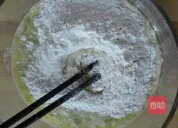 Illustration of how to make chive egg pancake 5