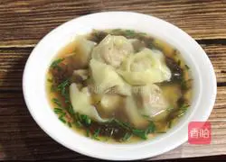 Illustration of how to make shrimp and pork wontons 12