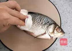 Illustration of how to make crucian carp tofu soup 3