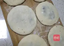 Illustration of making bean paste noodles 11