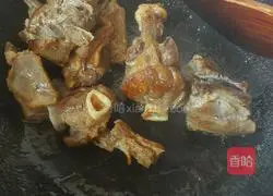 Illustration of braised lamb chops 9