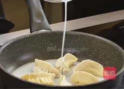 Italian innovative dishes | Illustration of how to make pan-fried ravioli 4