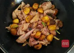 Illustration of how to make braised chestnut chicken 2