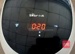 Illustration of how to make lotus seed lily and tremella sugar water 6