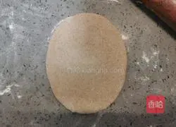 Illustration of how to make black whole wheat lotus leaf cake 8