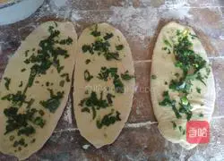 Illustration of how to make scallion pancakes and fermented dough pancakes 9