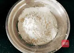 Illustration of how to make fish fillet buns 3