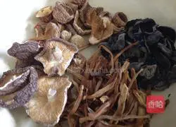 Illustration of how to make braised noodles in old Beijing 6