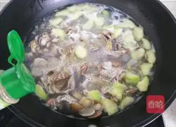 Clam and Luffa Soup Recipe Illustration 11