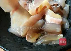 Illustration of how to make pickled fish 7