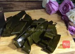 Illustration of how to make kelp and yam spine soup 3