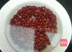 Illustration of how to make red date bean paste buns 2