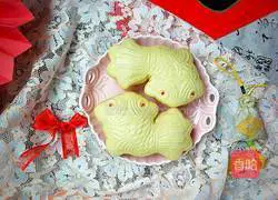 Illustration of how to make steamed goldfish steamed buns 17