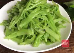 Illustration of how to make water spinach with chili sauce (slimming version) 11