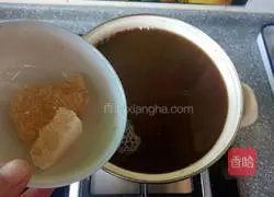 Illustration of making homemade ancient autumn pear paste 16