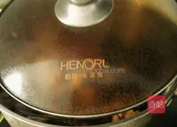 Black beans, peanuts, kelp, watermelon and chicken soup Illustration of how to do it 11