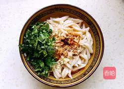 Illustration of how to make scissor noodles with oil 10