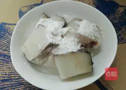 Illustration of how to make cod and avocado pasta 1