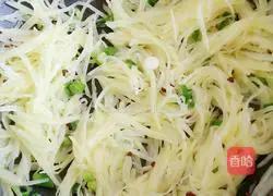 Illustration of how to make fried shredded potatoes 9