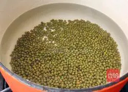 Illustration of how to make mung bean soup 5