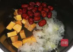 Papaya Tremella Illustration of how to make red date soup 6