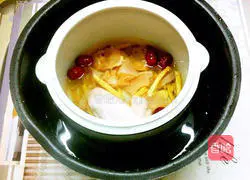 Illustration of how to make Angelica Red Dates and Codonopsis Codonopsis Chicken Soup 3